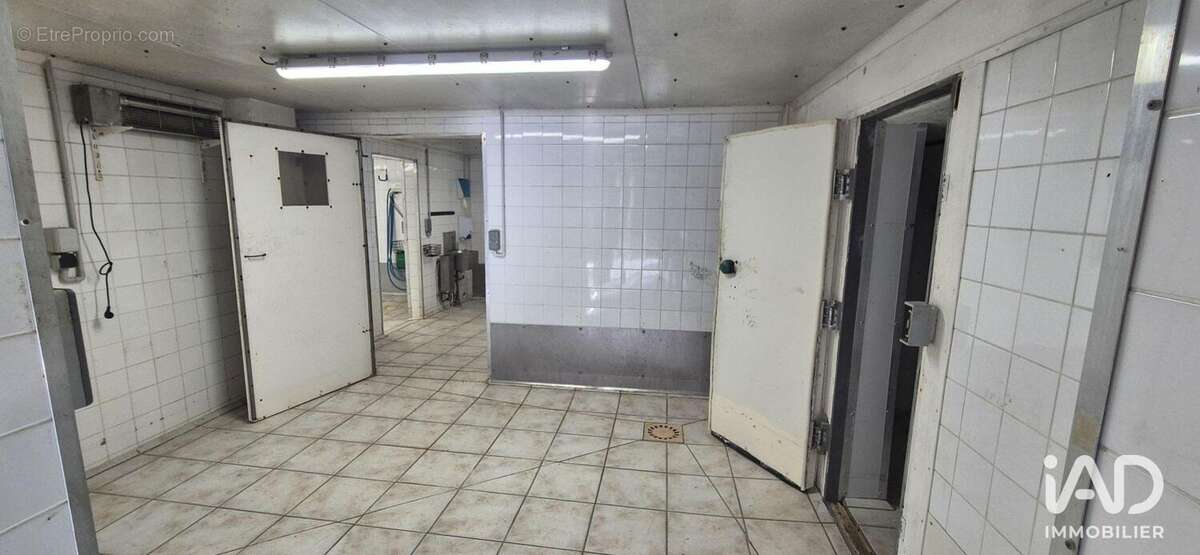 Photo 9 - Commerce à MONTIGNE