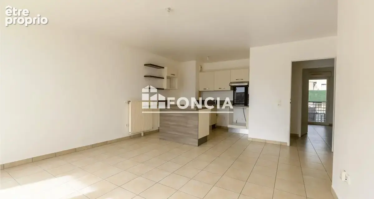 Proche Gare et Commerces - THORIGNY SUR MARNE - Appartement 3 pièces avec balcon- parking et cave - photo 2