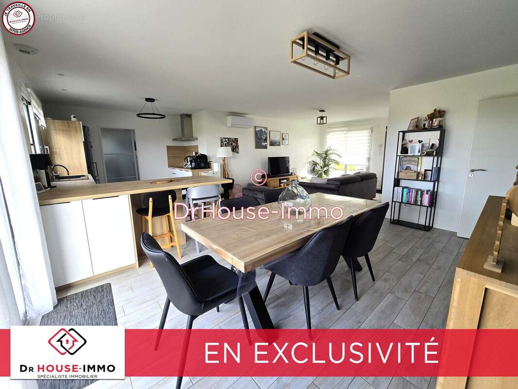 Maison à SAINTE-NEOMAYE