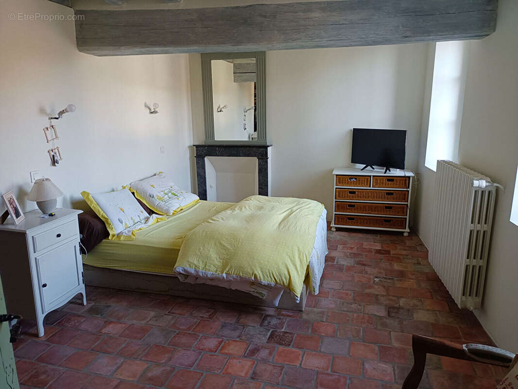 Maison à SEMUR-EN-VALLON