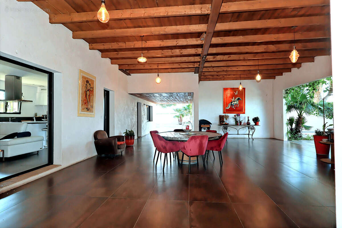 Maison à MAUGUIO