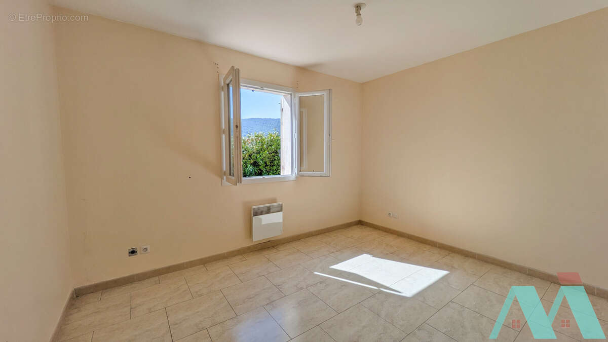 Maison 4 pièces et garage sur terrain 440m2 - photo 7