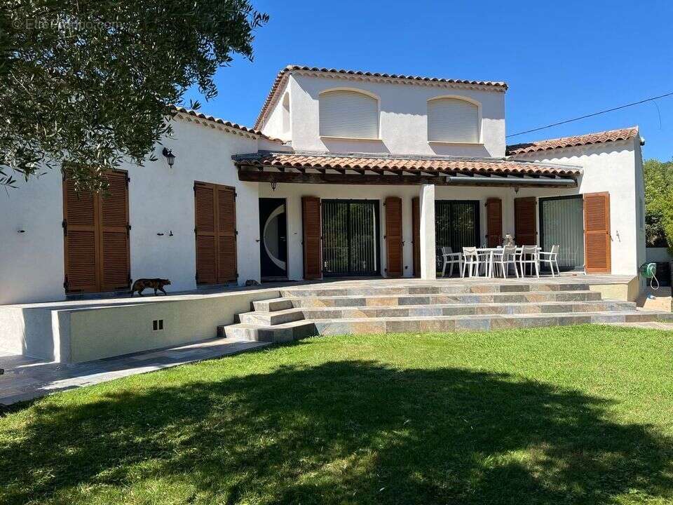 Maison à SAINT-VICTORET