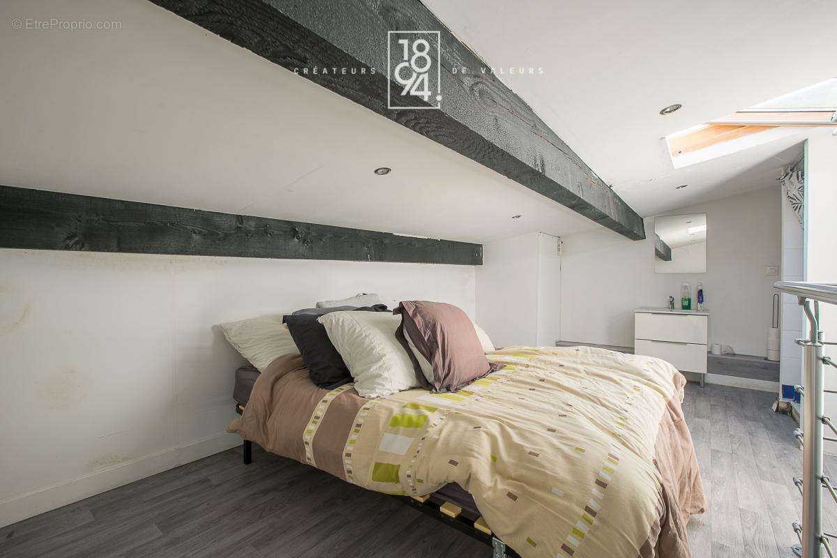 Maison 130 m2 t5 + dependance 32 m2 piscine terrain 665m2 au calme - photo 7