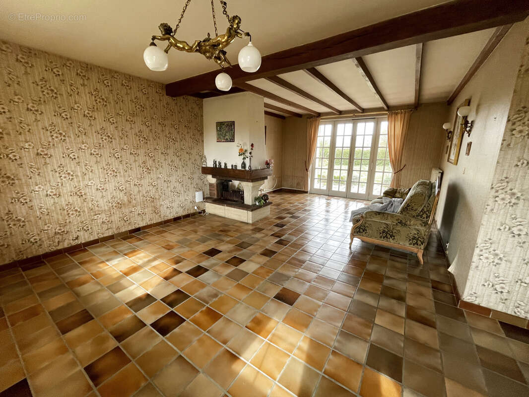 Maison à AVESNES-LE-COMTE