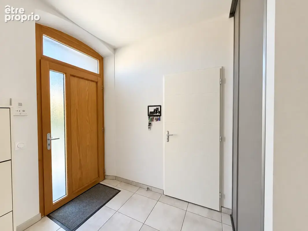 Appartement Centre-village de MACLAS - 87 m2 habitables - 2 chambres - Terrasse - Cave et stationnement privat - photo 6
