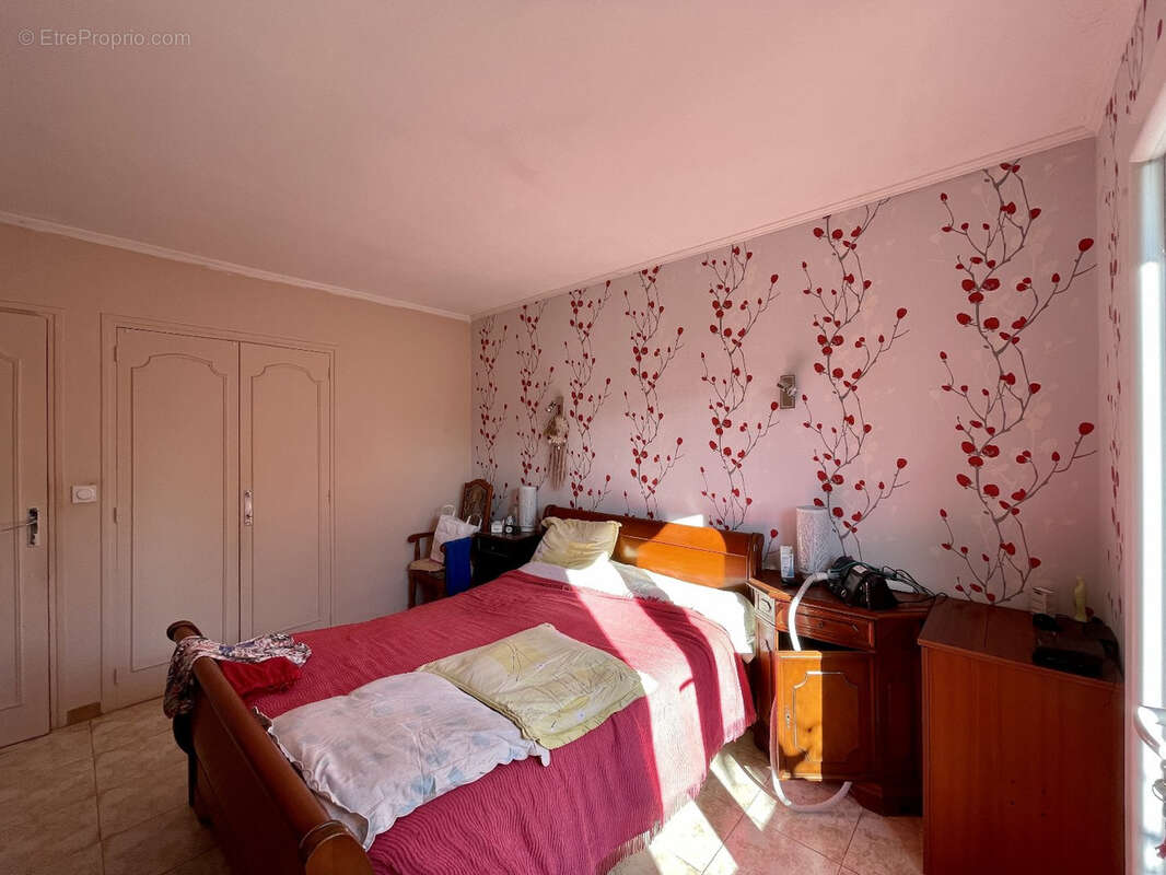 Maison à SAINT-THIBERY