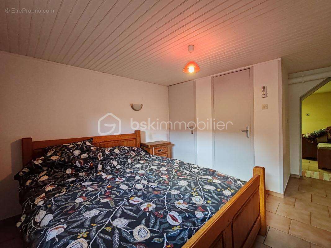 Maison à LES BORDES