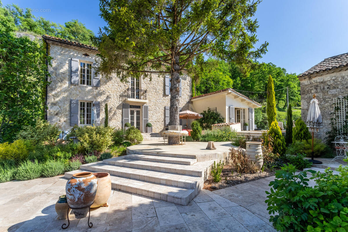 Maison à MONTAIGU-DE-QUERCY