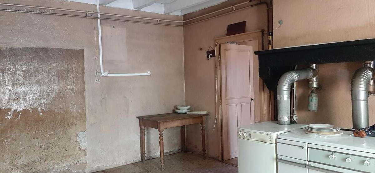 Fermette a rénover avec ses dépendances, sur 2,7 ha de terrain dans cadre bucolique - photo 8