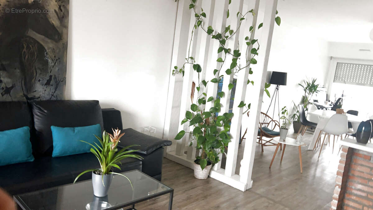 Rodez   Spacieux T5 lumineux de 101 m2 avec 2 terrasses, garage et parking privatif sécurisé - photo 9