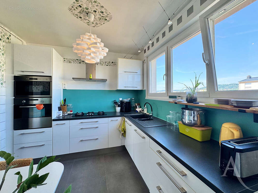 COUP DE COEUR sur ce spacieux T5 avec garage, ascenseur et grand balcon ! Proche centre ville - photo 7