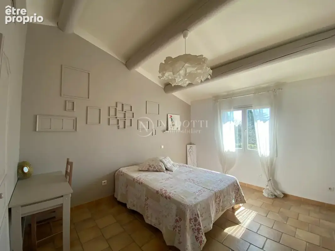Coup de coeur : Maison  de charme Cheval Blanc 6 pièce(s) 175 m2 - photo 6