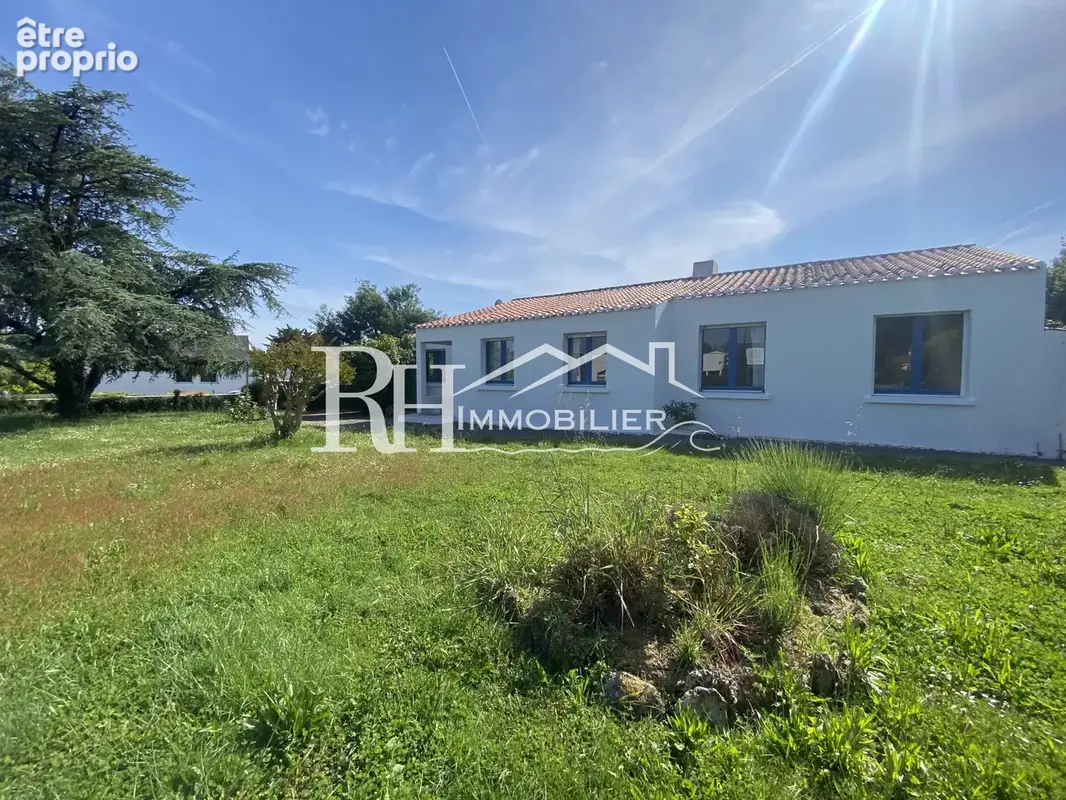 Photo Maison à Landevieille au prix de 263 000€