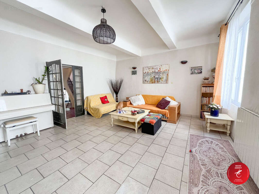 Maison à FIGANIERES