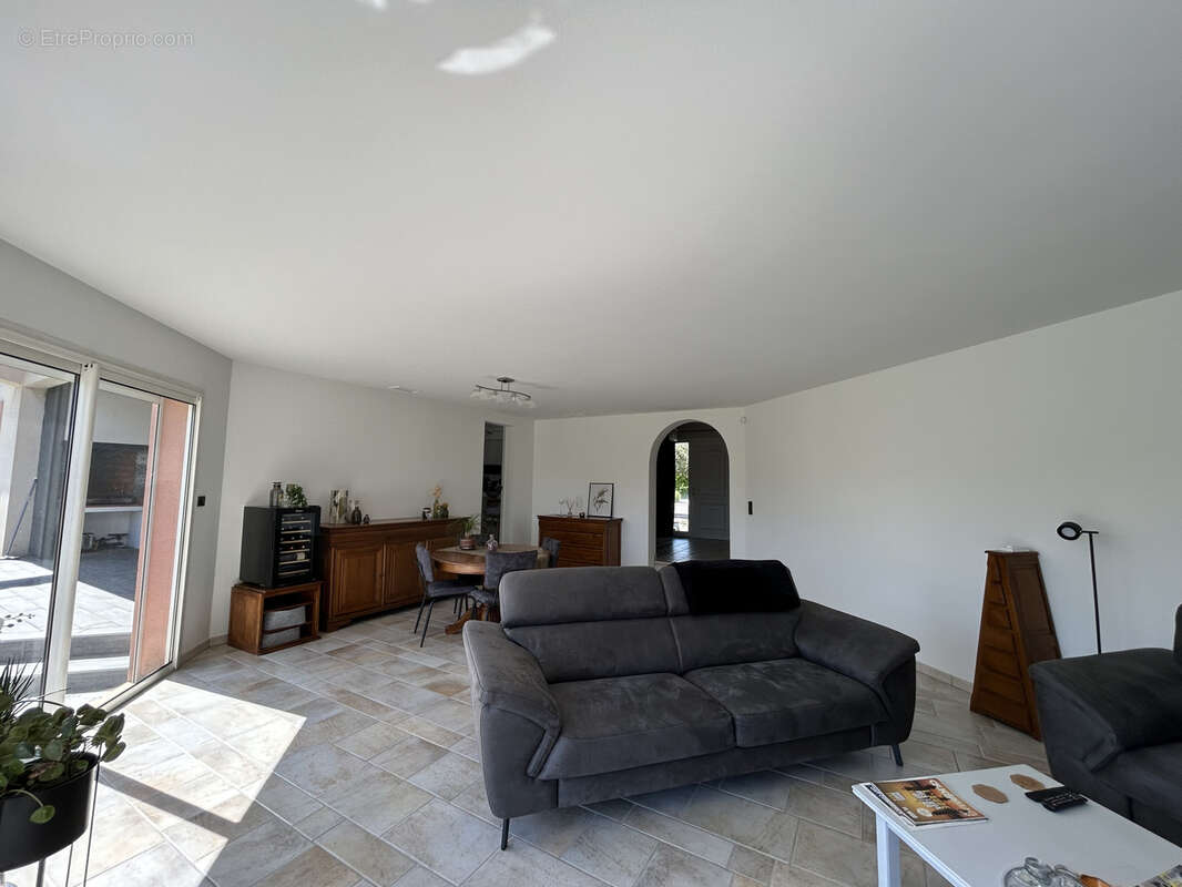 Maison à VILLEMOUSTAUSSOU