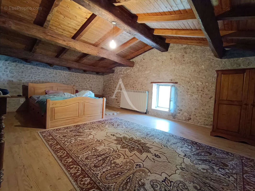 Maison à SAINT-NAZAIRE-SUR-CHARENTE