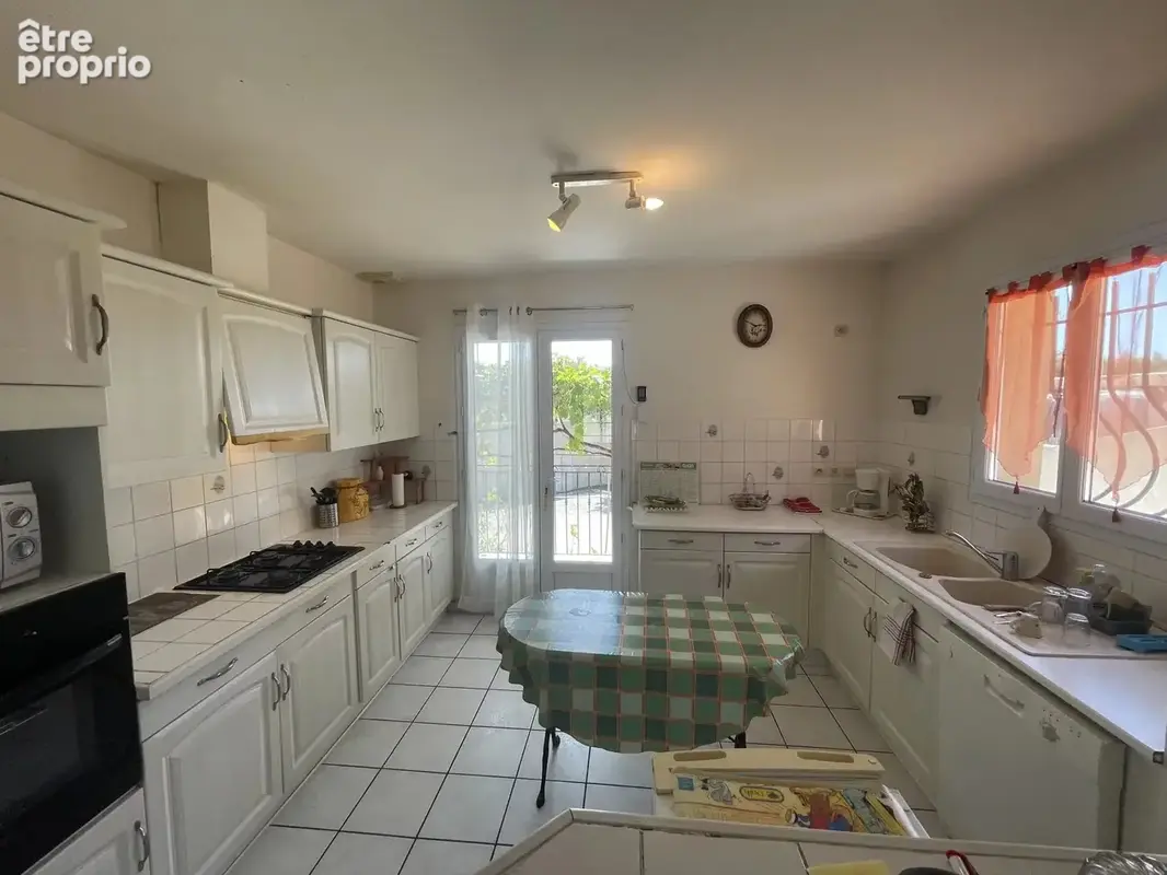 Appartement 5 pièces 112 m² à vendre à Le Pontet (84130) - photo 4
