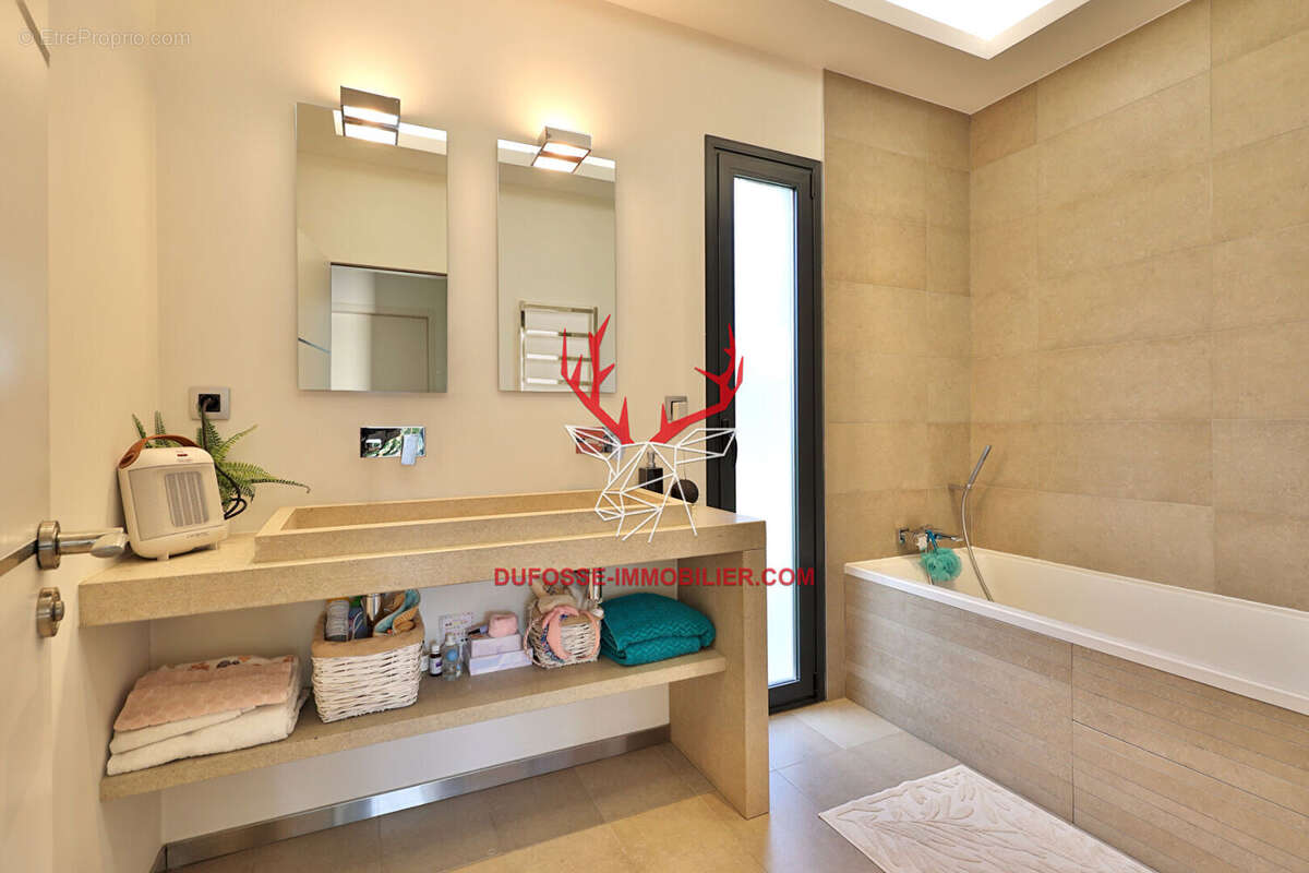 Maison à SAINT-CYR-AU-MONT-D'OR