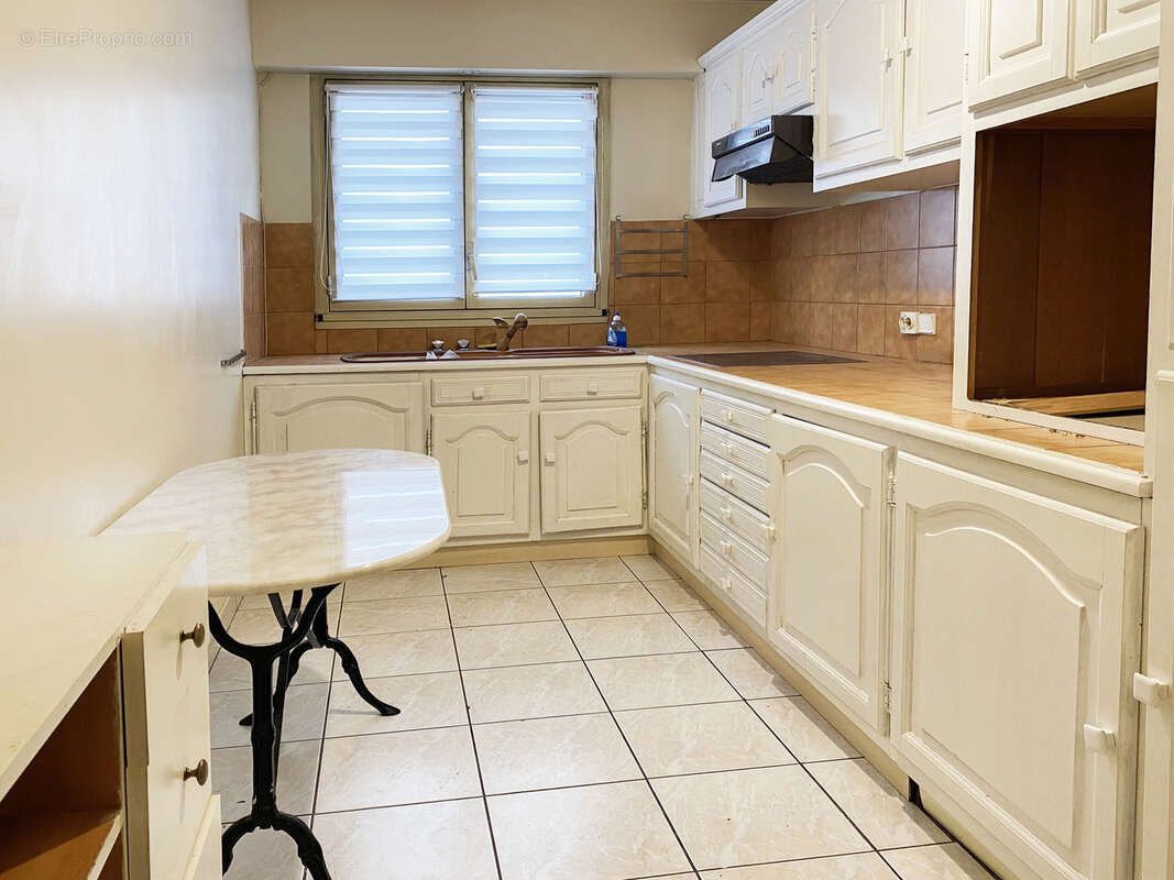 Appartement à LA GARENNE-COLOMBES