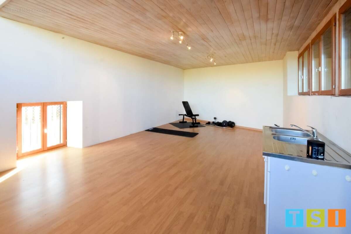 Secteur Comminges : Superbe maison familiale et gîte et/ou activité de chambres d'hôtes et gîte. Piscine et terrain sécurisé - photo 23