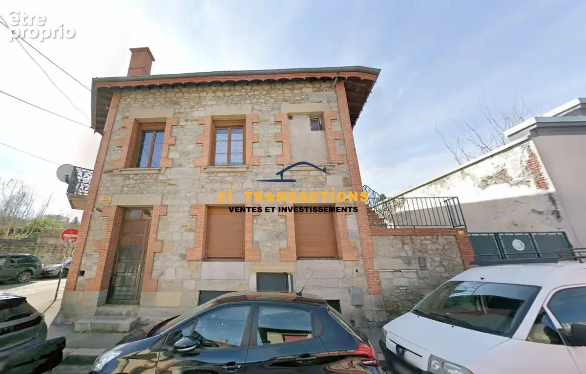 Appartement 283 m² à Saint-Etienne  - photo 2