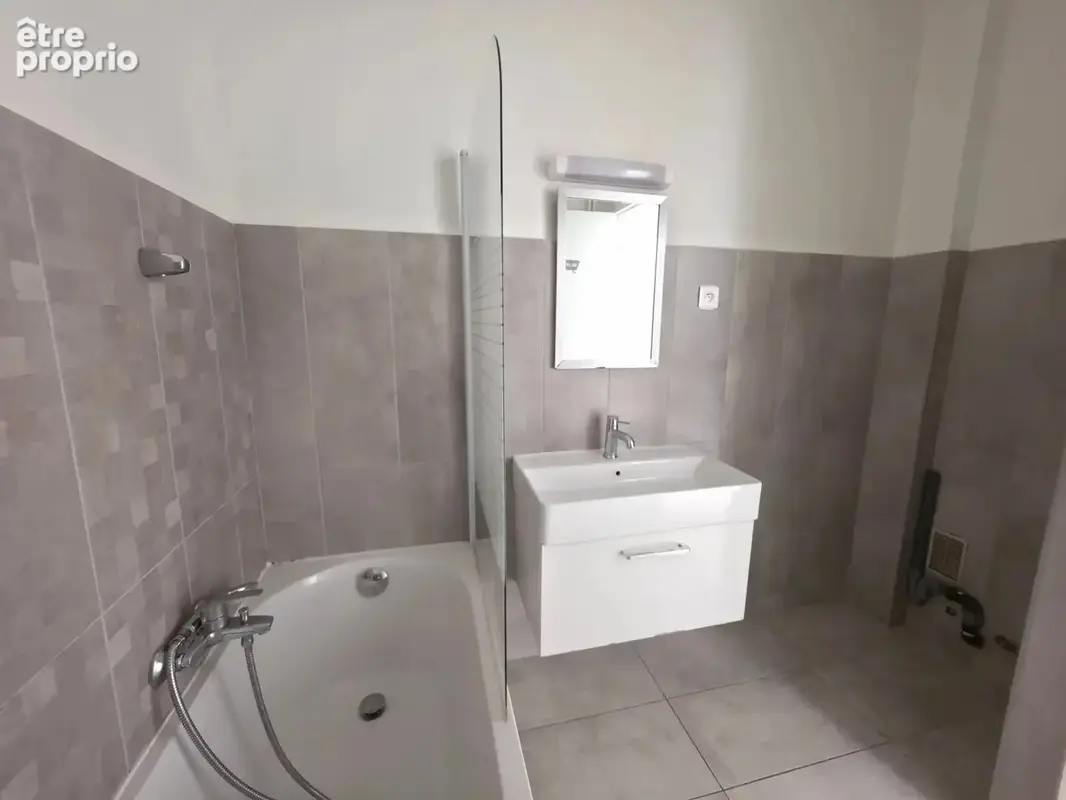 NICE - Le Port - 2 pièces - 54,64m² - plein Sud - ascenseur - balcon - photo 9