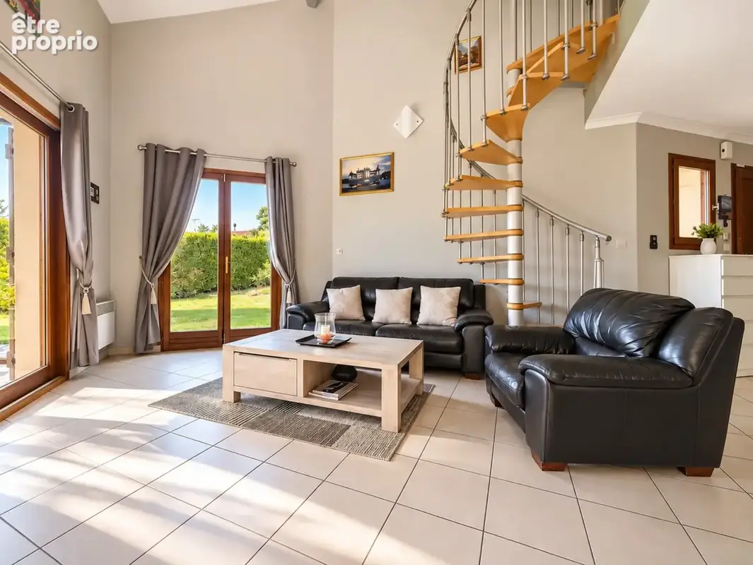 Contamine-sur-Arve (74) – Maison familiale de 159 m² avec jardin de 1 100 m² - photo 3