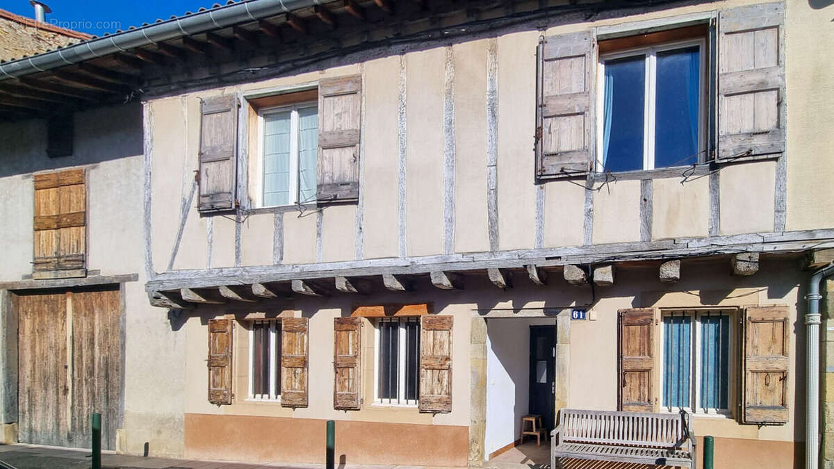 facade - Maison à MIREPOIX