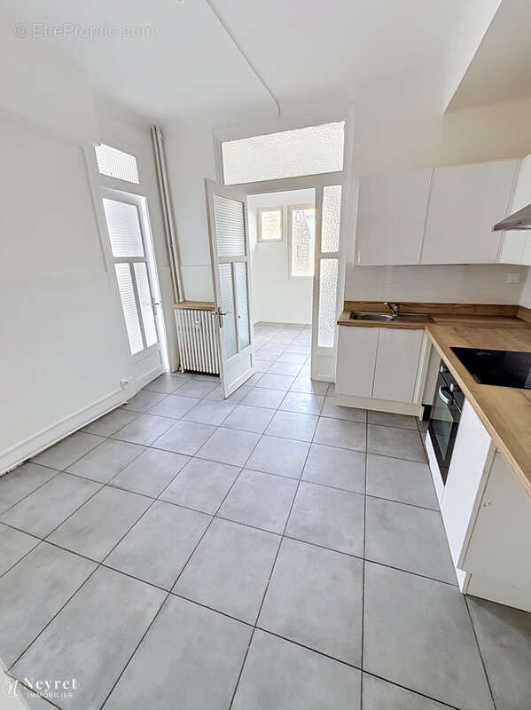 Appartement à SAINT-ETIENNE