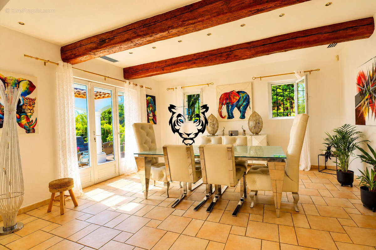 Maison à FREJUS