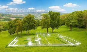 Terrain à JONQUIERES