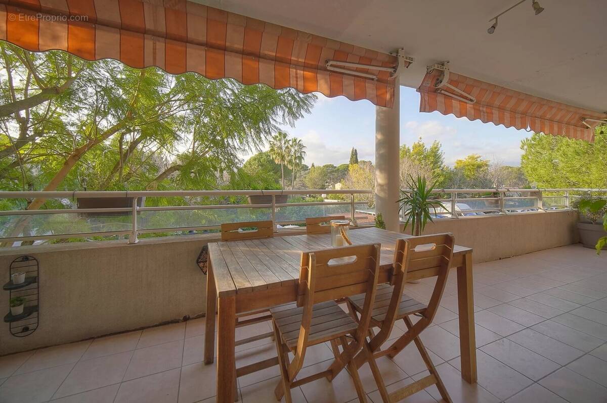 Appartement à LE CANNET