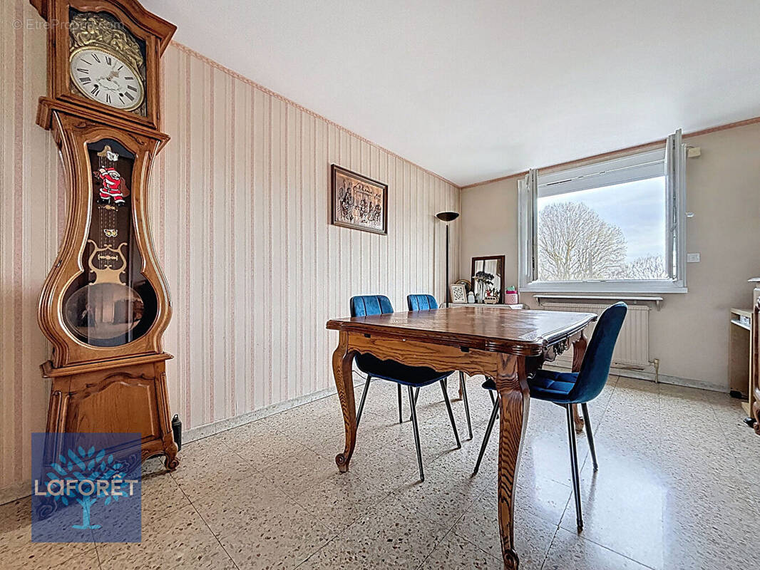 Appartement à CHENNEVIERES-SUR-MARNE
