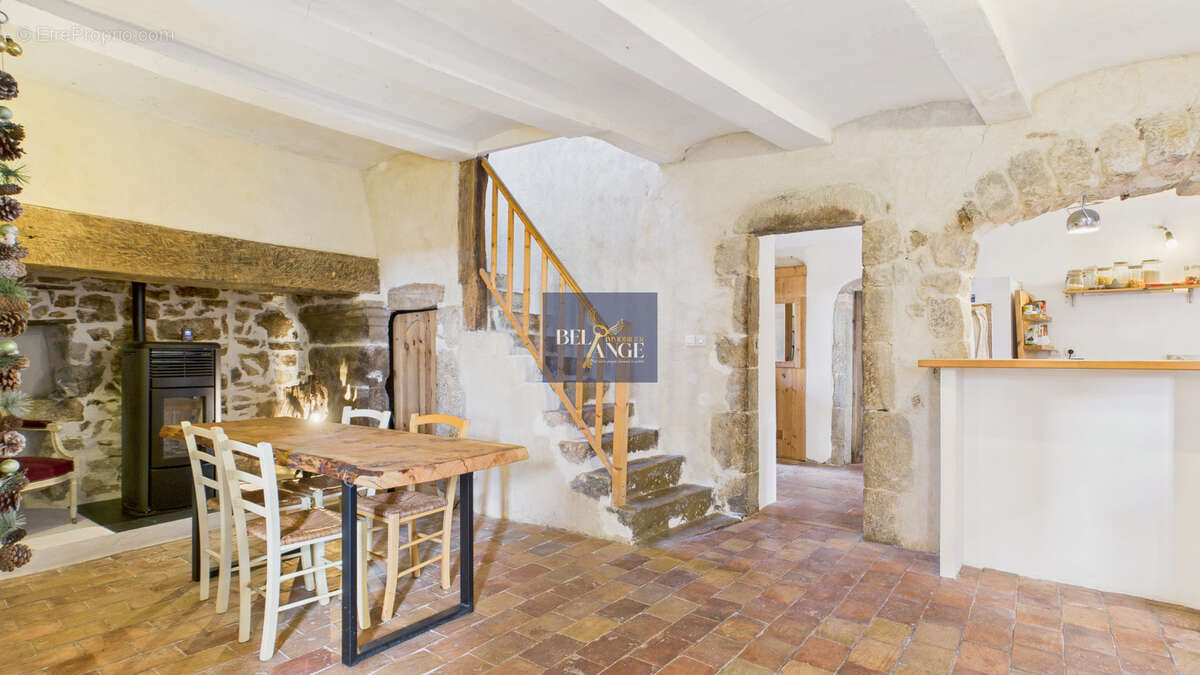 Maison à SAINT-PAUL-LE-JEUNE