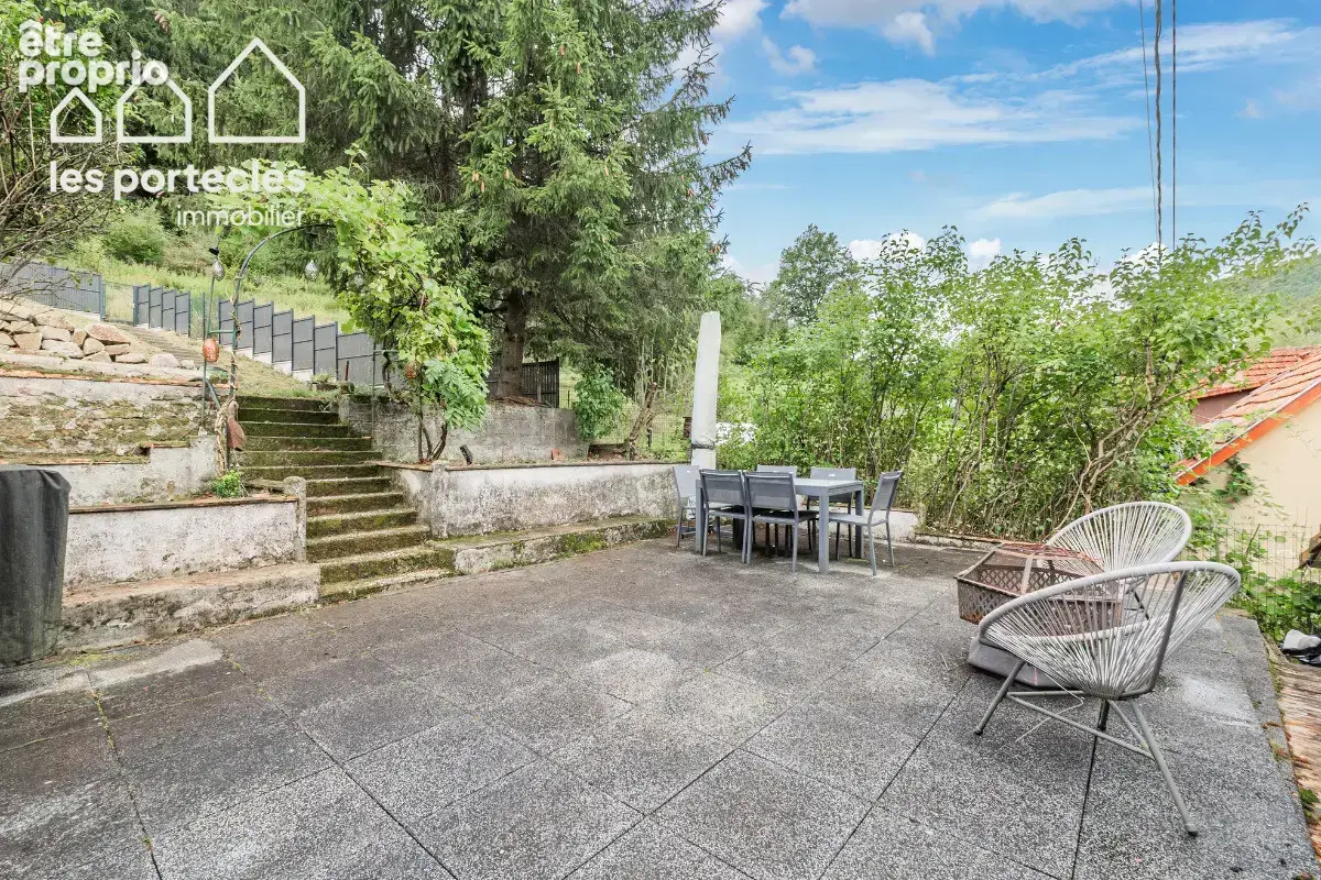 Maison rénovée au coeur de 2,6 hectares de forêt - photo 11