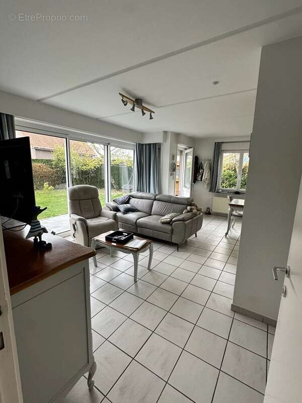 Maison à GROFFLIERS