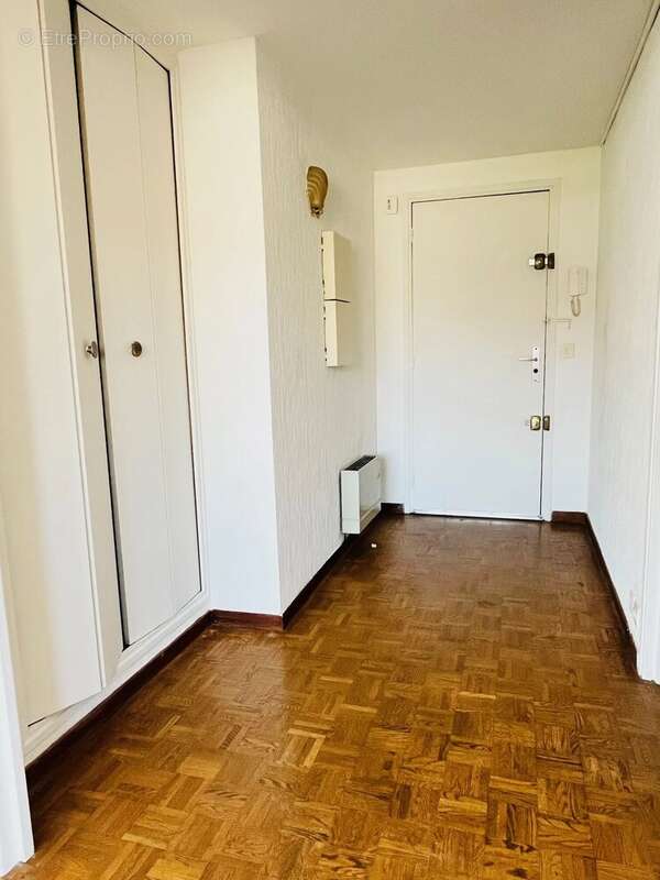 Appartement à MARSEILLE-5E