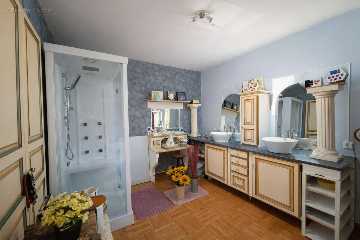 Maison à CLONAS-SUR-VAREZE