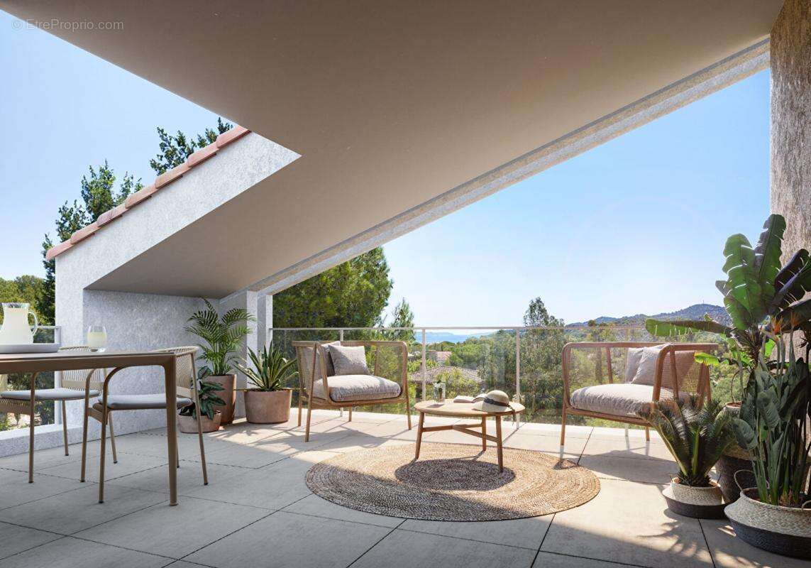 Appartement à BORMES-LES-MIMOSAS