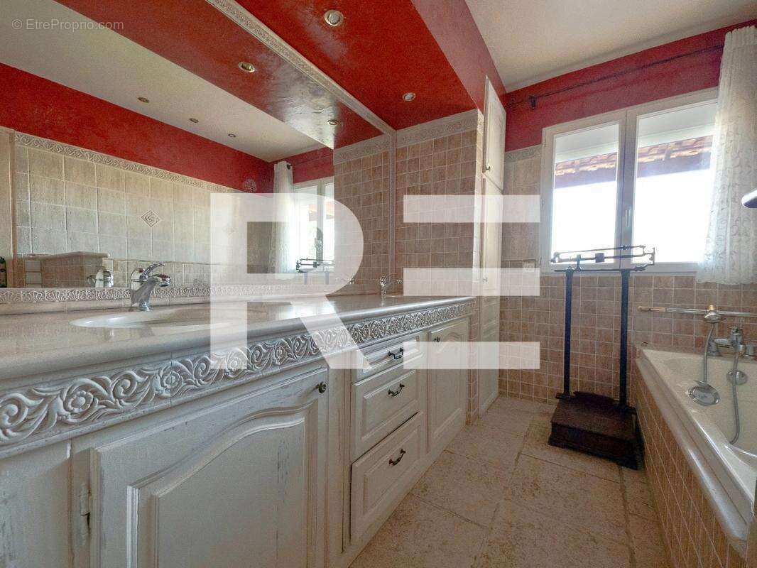 Maison à AIGUES-VIVES