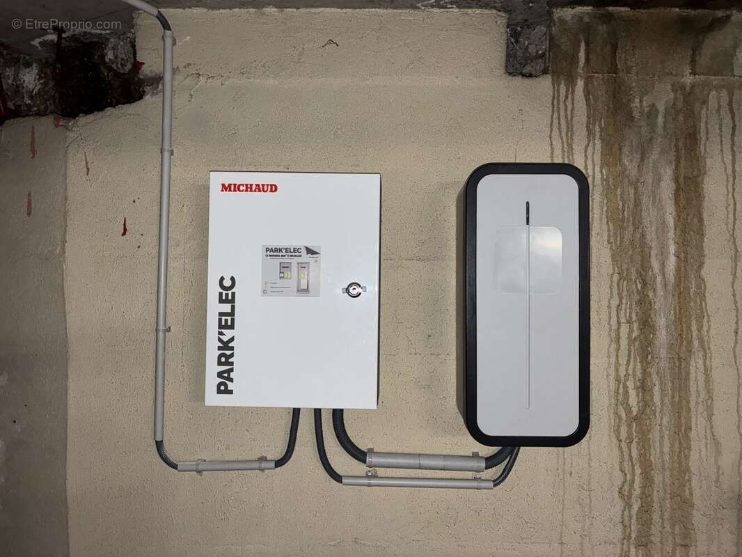 Parking à NEUILLY-SUR-SEINE