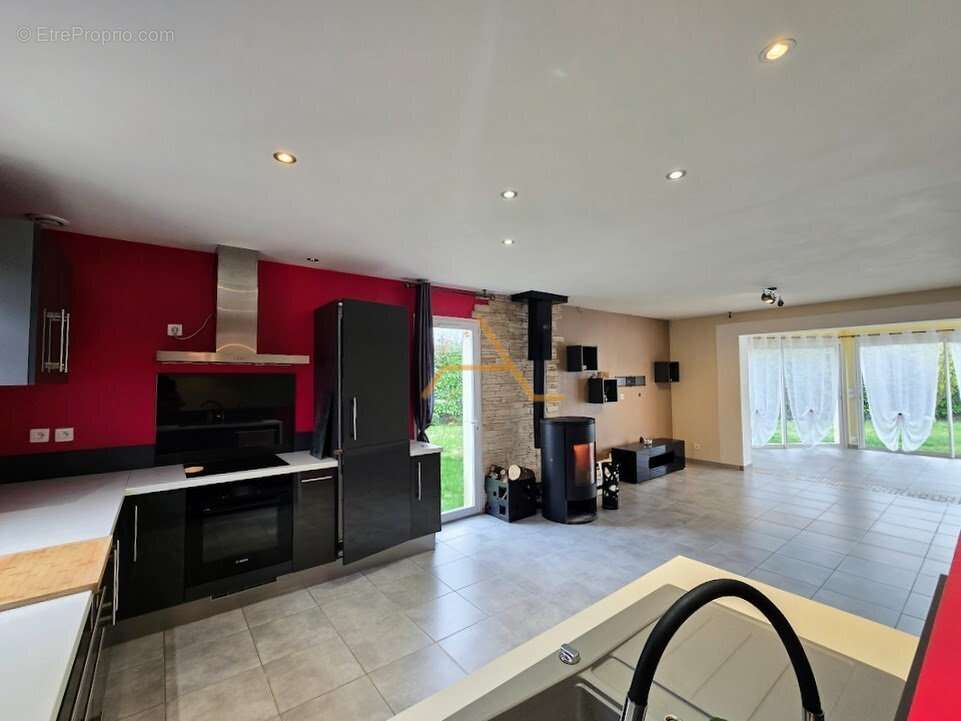 Maison à LA BEGUDE-DE-MAZENC