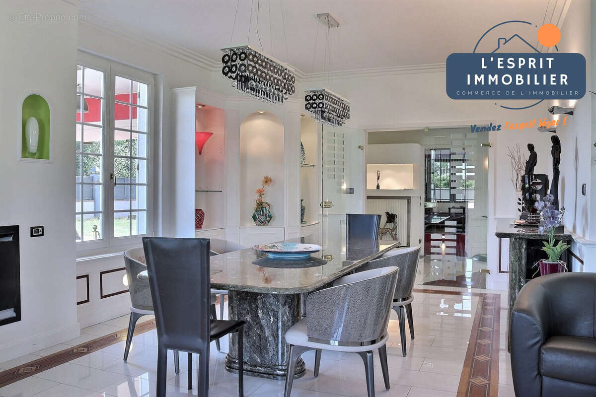 Maison 196 m² à Longeville-Les-Saint-Avold  - photo 4