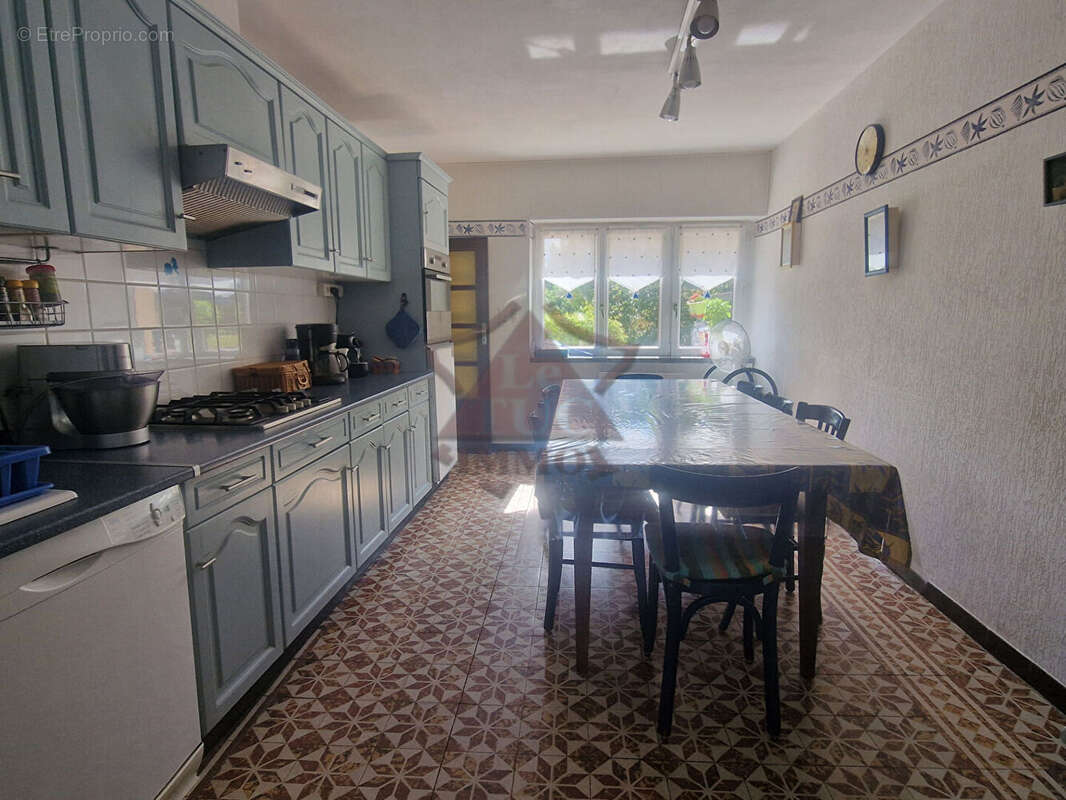 Maison en pierres avec hangar et piscine - photo 7