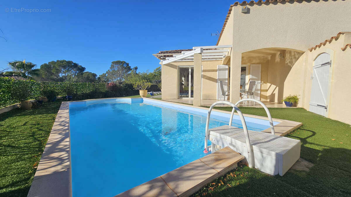 Maison à FREJUS