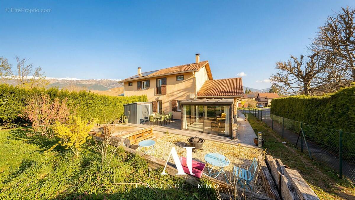 Maison à SAINT-GENIS-POUILLY