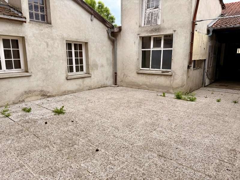 Appartement à WASSY