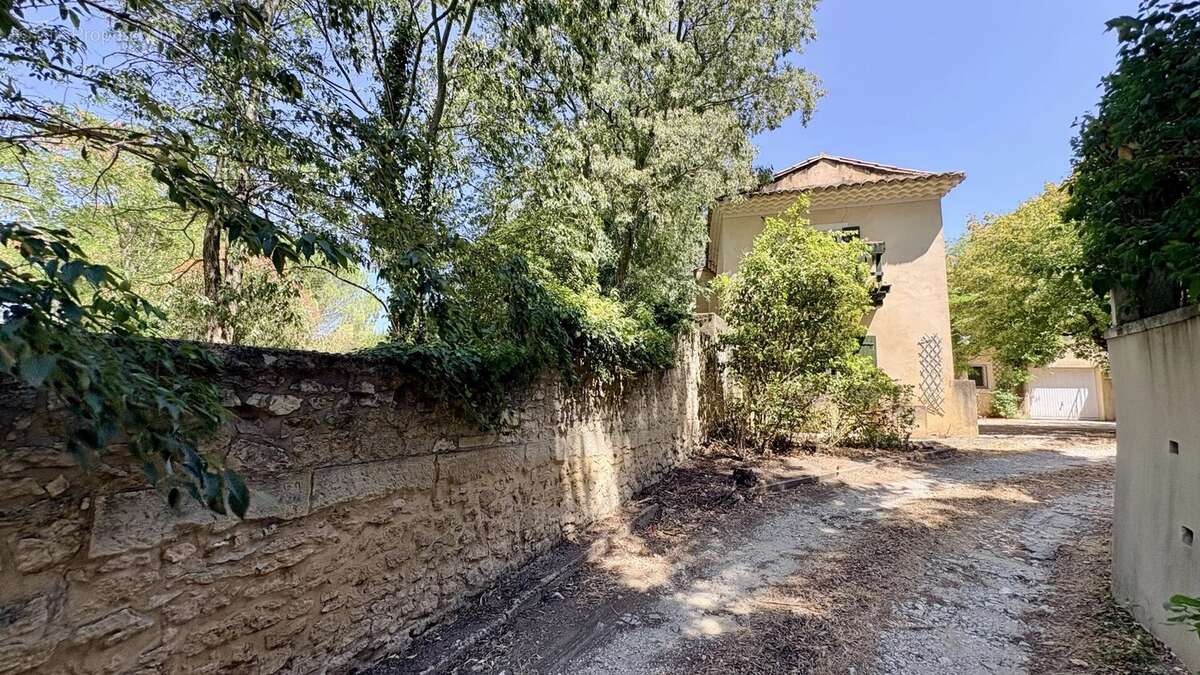 Maison de caratère avec grand jardin entre Carpentras et St Didier - photo 23