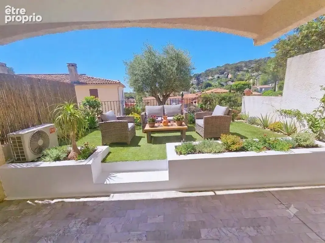 Appartement à MOUGINS